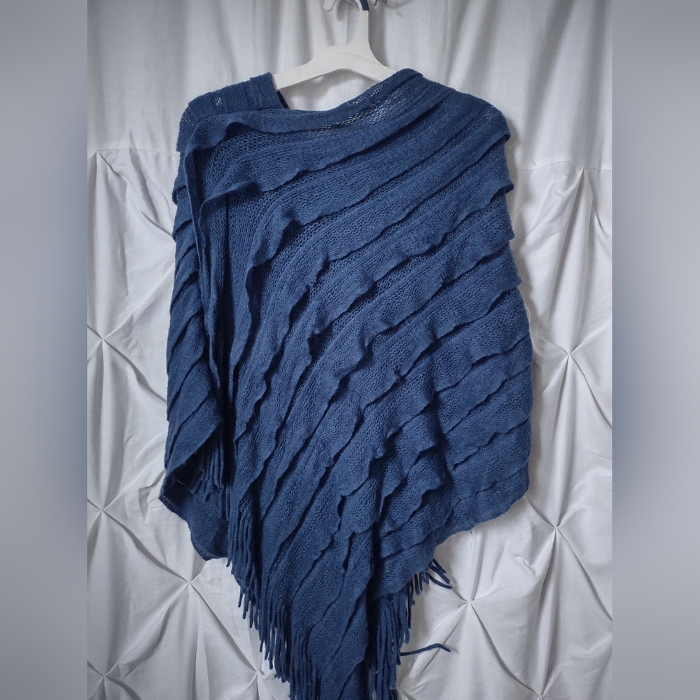 Woman's Poncho - Picture 2 of 2